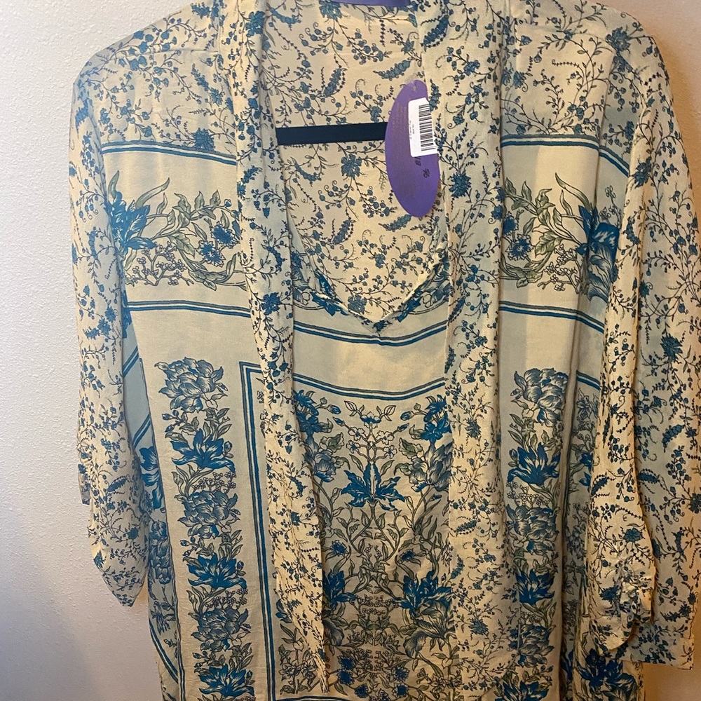 Indie Ella floral blouse with 3/4 sleeves